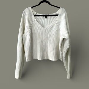 Ribbed V neck sweater